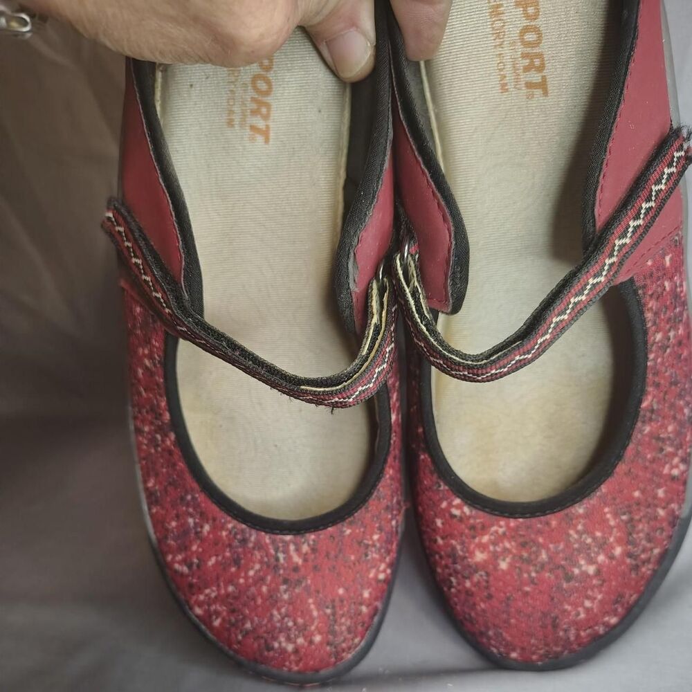Jansport Women's Red and Burgundy Mules